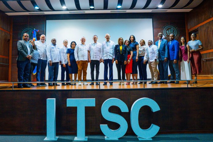 Guido Gómez Mazara plantea retos de la política en tiempos de cambio global