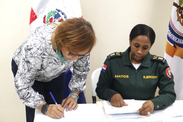 El general de brigada Pablo Roberto Jiménez Sánchez, ERD, presidente de la JRFPFFAA, informó que se trata de la séptima entrega de pagos retroactivos realizada durante la actual gestión, como parte del compromiso de garantizar los derechos adquiridos de los militares retirados y sus familias.