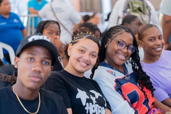 “Hoy, más de 35 instituciones nos hemos unido para llevar soluciones y oportunidades a los jóvenes dominicanos”, expresó.