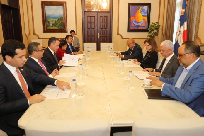 Asimismo, el CNM debe iniciar el proceso de postulación de jueces y suplentes del TSE, cuyo mandato concluye en julio de 2025.