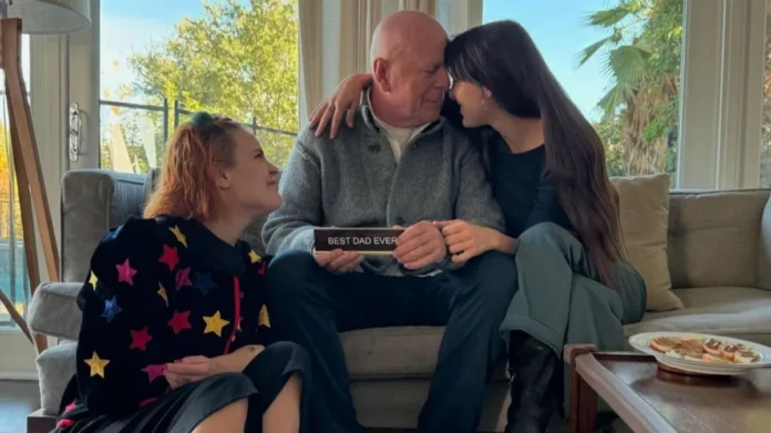 Bruce Willis reaparece sonriente junto a sus hijas en medio de su lucha contra la demencia