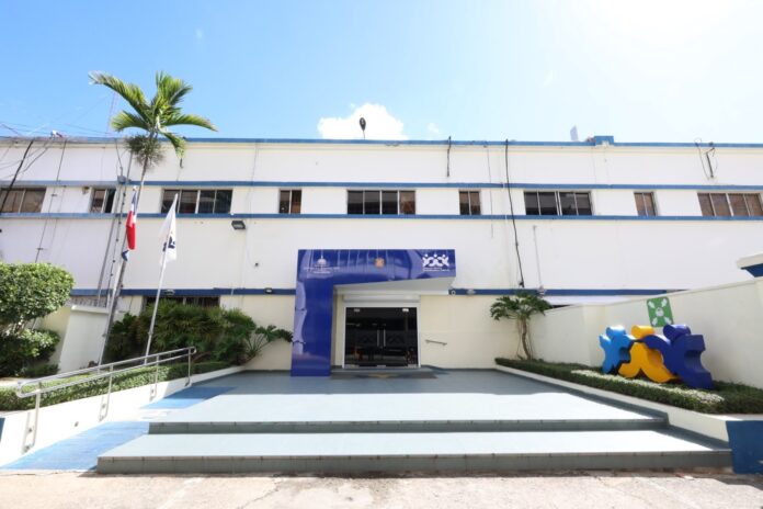 DGCP suspende licitación del Ayuntamiento de Azua tras hallazgos en monitoreo preventivo