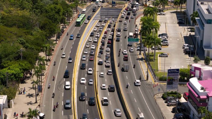 Esto obliga a los conductores a adentrarse en las zonas más congestionadas, tanto de día como de noche.