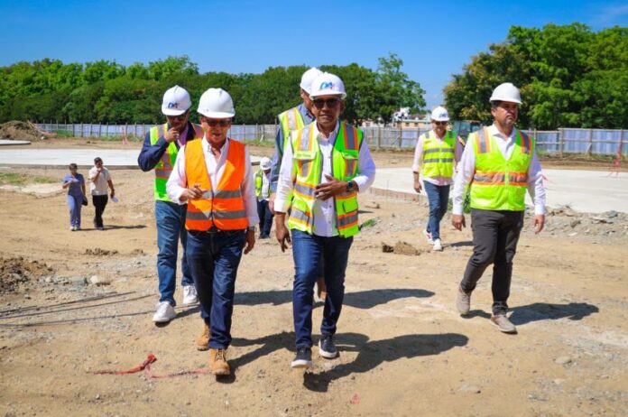 Director del Departamento Aeroportuario supervisa avances de obras en Santiago y La Vegas