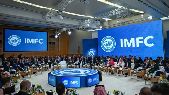 En este escenario, las tensiones geopolíticas y la pugna comercial entre las dos mayores economías del planeta marcan el telón de fondo de las reuniones del FMI y el BM.