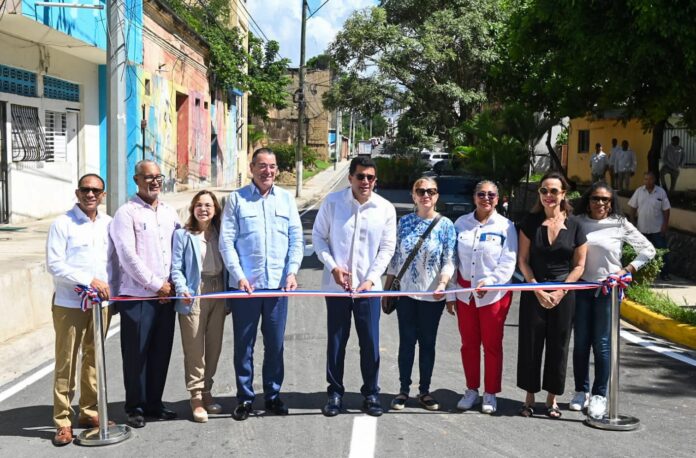 Con una inversión de RD$103 millones; David Collado entrega 11 calles reconstruidas en la Ciudad Colonial