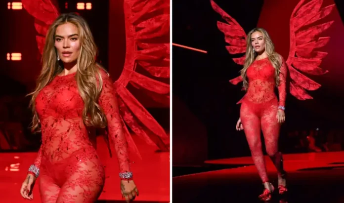 Karol G deslumbra en el desfile de Victoria’s Secret en Nueva York