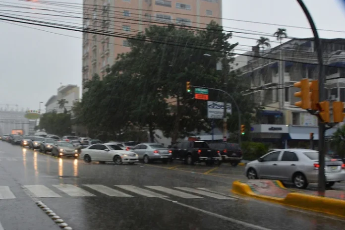 INTRANT garantiza funcionamiento de semáforos ante posibles fallas eléctricas por tormenta Melissa