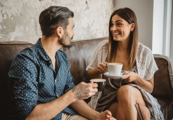 La marca, fundada en 2009, tiene 14 tiendas físicas en toda la ciudad, y tuesta su propio café en Queens desde 2015.