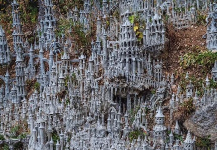 Para él, la verdadera esencia de su trabajo reside en la experiencia creativa y la huella emocional que deja en quienes la contemplan, más que en su duración física.