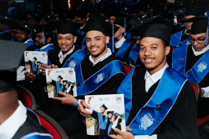 Mientras tanto, Franklin García Fermín, Ministro de Educación Superior, Ciencia y Tecnología (Mescyt), resaltó la importancia de la tecnología en la formación profesional técnico superior.