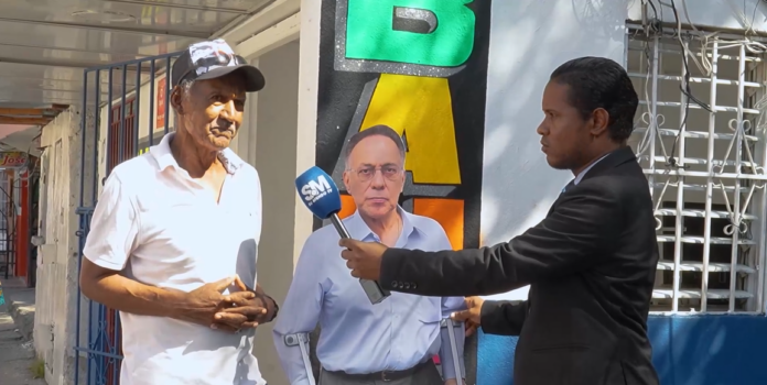 Residentes de Cristo Rey exigen destitución de Celso Marranzini por prolongados apagones Residentes de Cristo Rey exigen destitución de Celso Marranzini por prolongados apagones