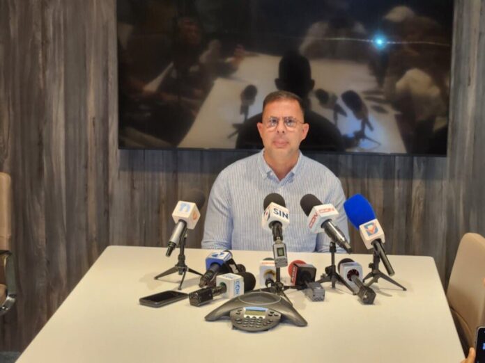 Autoridades y comerciantes chinos iniciarán diálogo para resolver cierre de tiendas en RD