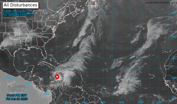 Además, el oleaje generado por el sistema afectará a La Española, Jamaica y el este de Cuba durante los próximos días, creando condiciones peligrosas para la navegación y el litoral.