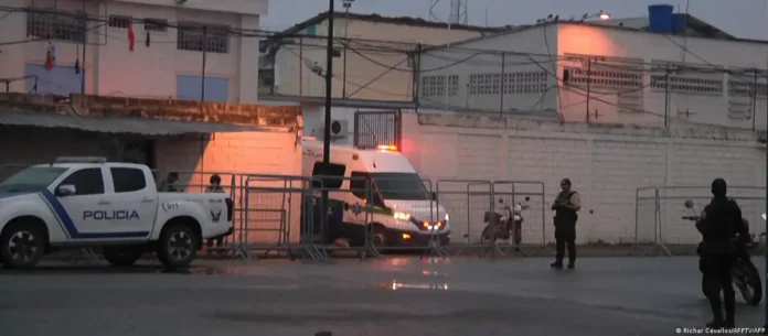 Encuentran muertos a 27 presos en cárcel de Ecuador