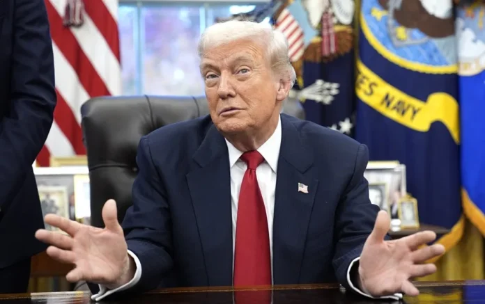 “Ninguna bomba hace lo que esto está haciendo; mueren entre 200.000 y 300.000 personas cada año, que sepamos”, aseguró Trump.