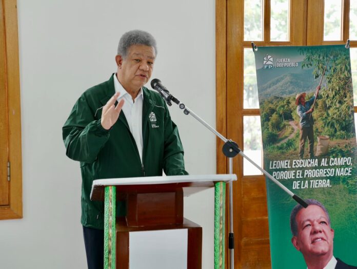 Leonel Fernández califica como “gravísimo error” del PRM el despido de técnicos agropecuarios