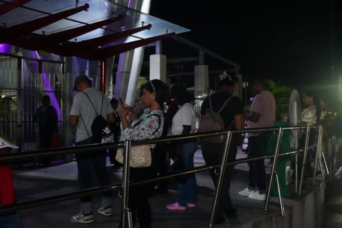 La falta de técnicos calificados ralentizó la recuperación del sistema eléctrico