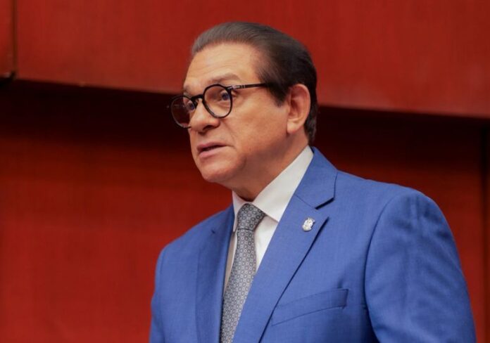 Rivera informó que se han construido 11 nuevos centros educativos, 237 aulas, 119 escuelas remodeladas y 12 canchas techadas. Además, se levantaron siete centros del INAIPI con capacidad para más de 1,700 niños.