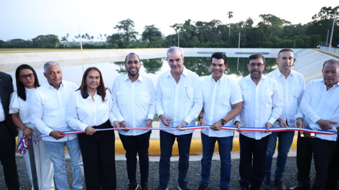 Abinader inaugura planta de tratamiento de aguas residuales en el municipio Pimentel