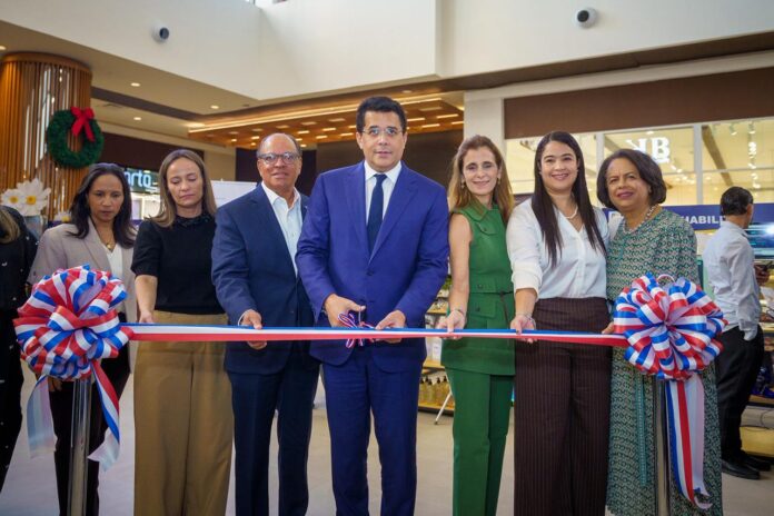 David Collado inaugura la Feria de Emprendedores 2025 en Santiago
