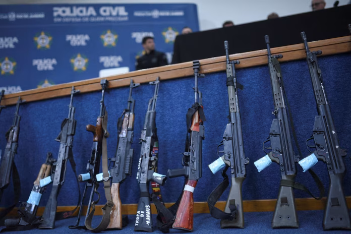 Policía de Río de Janeiro incauta arsenal valuado en más de US$ 2 millones tras redada más letal del país
