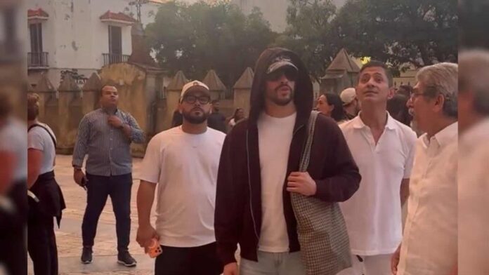 Bad Bunny recorre la Ciudad Colonial tras sus conciertos multitudinarios en Santo Domingo