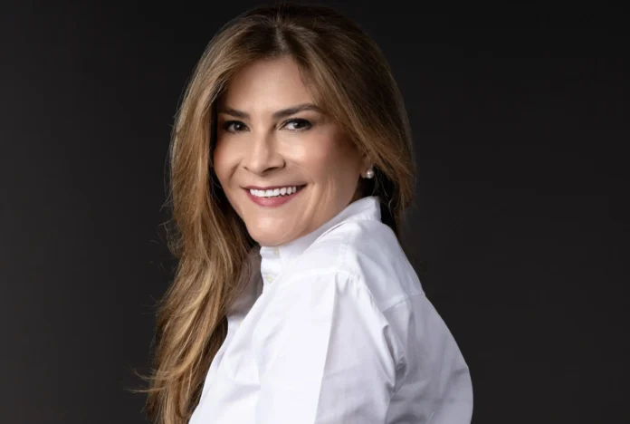 Durante su visita, agradeció al director ejecutivo, Milton Morrison, y a su equipo por la calidad en la atención y los avances en la modernización del servicio.