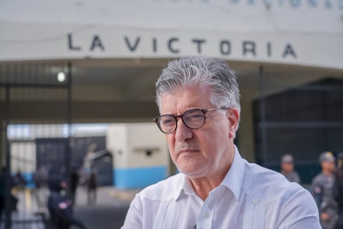 Santana destacó los avances logrados en materia de libertad de expresión y derechos humanos en República Dominicana.