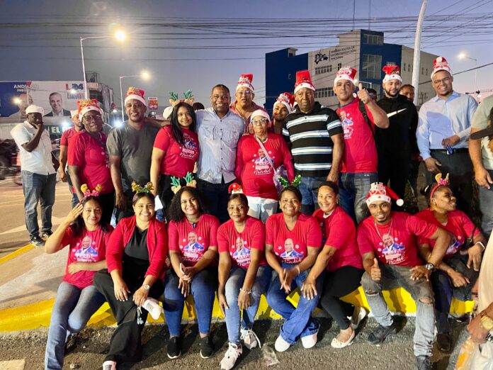 Santo Domingo Oeste disfruta las “Mañanitas Navideñas” con diputado Encarnación