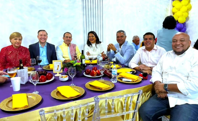 PLD en Santo Domingo Oeste celebra su 52 aniversario con encuentro navideño