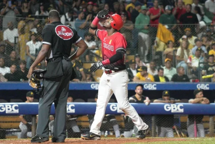 Escogido se impone 8-3 a las Águilas y refuerza su liderazgo en Round Robin