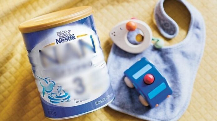 Abren investigación penal en Francia por la muerte de un bebé que ingirió leche Nestlé