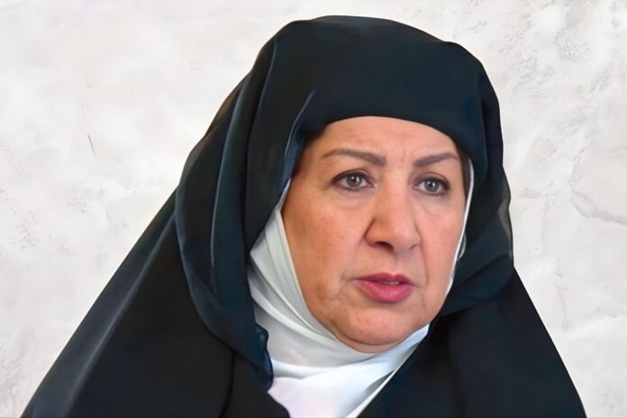 Según Atika, la sospechosa confesó haber matado a la víctima, pero por el momento se desconocen tanto el móvil como las circunstancias en que tuvo lugar el suceso.