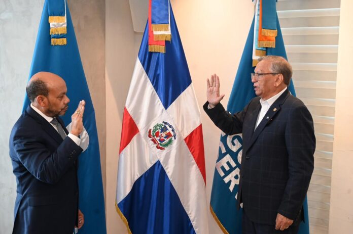 Juramentan a Luis Valdez como nuevo vicepresidente ejecutivo de Seguros Reservas