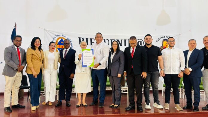 Fundación Liderazgo Emergente realiza panel “Juventud, Futuro y Oportunidades” en el PONSCA