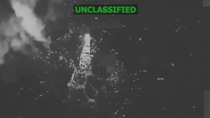 El Comando Sur aseguró que las fuerzas estadounidenses «condujeron un ataque cinético letal en una embarcación operada por organizaciones designadas como terroristas».