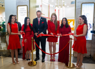 Elizabeth Arden inaugura su tienda boutique en Galería 360 con un concepto de experiencia premium Señaló que la marca representa uno de los pilares más importantes dentro del portafolio de la compañía, siendo símbolo de prestigio, innovación y confianza para generaciones de mujeres dominicanas.