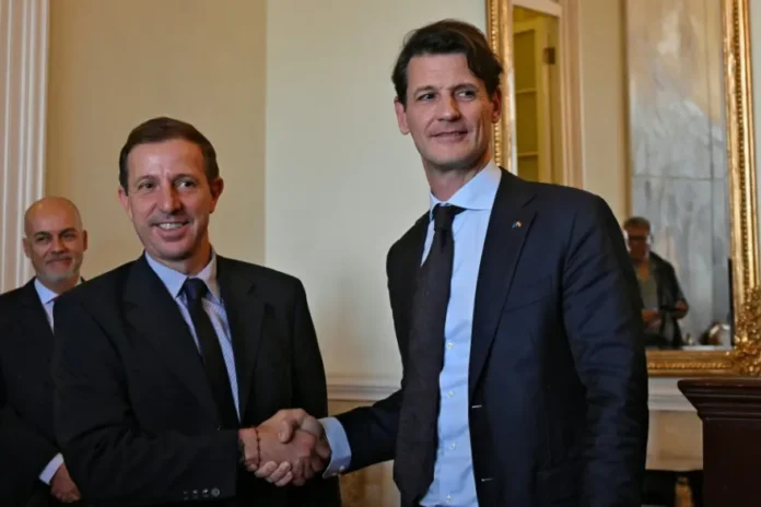 La ayuda económica prometida incluye 11 millones de euros para medidas de conservación ambiental, la lucha contra el cambio climático y de promoción de cultivos alternativos a la coca, cultivo base de la cocaína. 