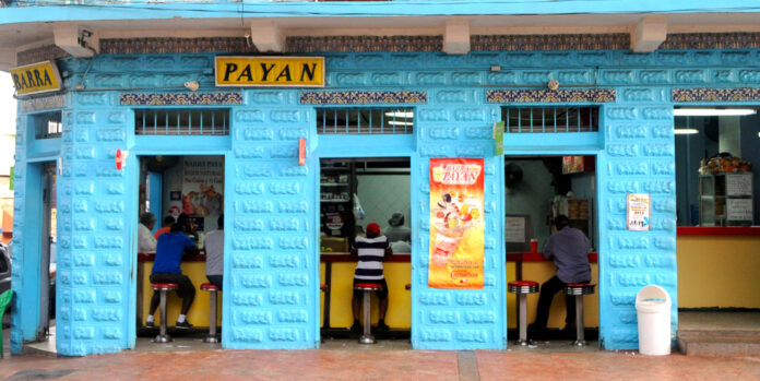 La jueza Fátima Veloz recesó la audiencia de medida de coerción para la 1:00 de la tarde. Los imputados permanecen recluidos en la cárcel preventiva del Palacio de Justicia de Ciudad Nueva, tras haber sido arrestados el pasado 5 de febrero de 2026.