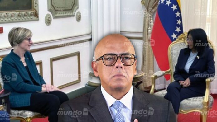“Nosotros sí somos educados”, expresó el titular de la Asamblea Nacional, al tiempo que reclamó el reconocimiento formal de las funciones que desempeñan los representantes del Gobierno venezolano.
