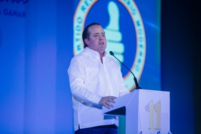 El también dirigente político sostuvo que la línea del partido se mantiene “clara y coherente”, basada en una visión de país sustentada en ideas y principios.