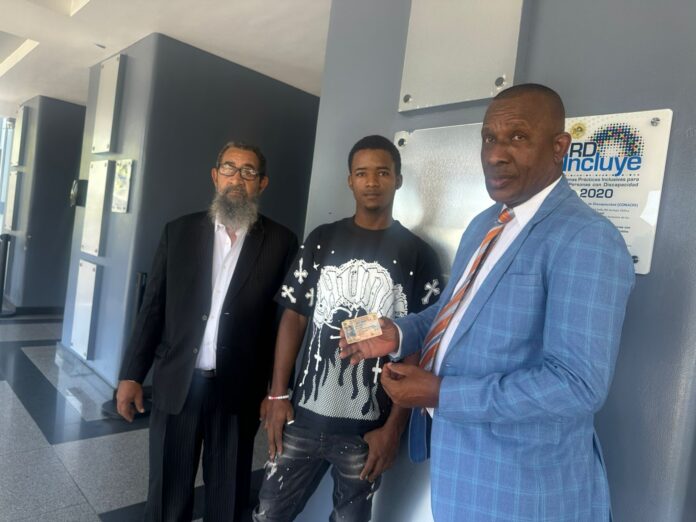 Joven vinculado a homicidio en Nigua se entrega voluntariamente a la Policía Nacional