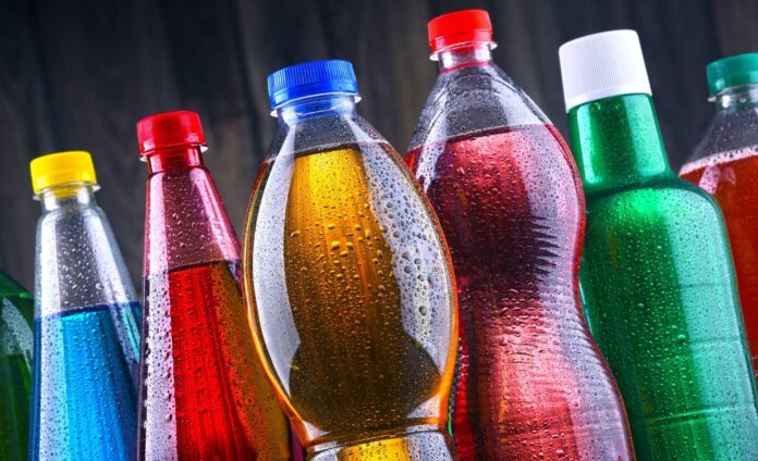 Hallan un peligro en las gaseosas, que afecta a los más jóvenes