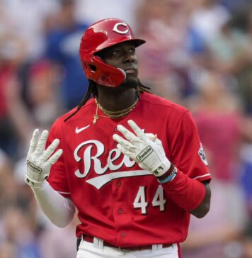 Elly De la Cruz se reporta antes de lo previsto al campamento de Cincinnati para entrenamientos Elly De la Cruz se reporta antes de lo previsto al campamento de Cincinnati para entrenamientos