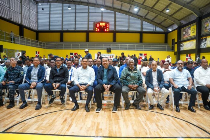 Rodríguez explicó que el modelo de Clubes Deportivos Escolares permitirá ofrecer formación deportiva sistemática, acompañamiento técnico y espacios adecuados para el desarrollo integral de niños, niñas y adolescentes.