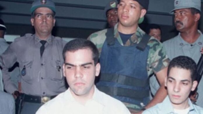 El descubrimiento del cadáver, con múltiples heridas de arma blanca, causó una conmoción nacional por la brutalidad del hecho.