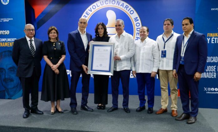 PRM y su Escuela Política reconocen de manera póstuma José Rafael Abinader por su compromiso ético con el país