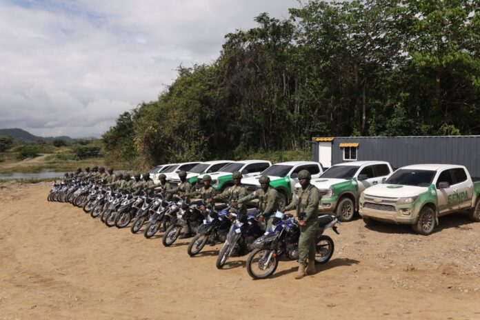 Medio Ambiente refuerza vigilancia en el río Haina con 20 motocicletas para combatir extracción ilegal