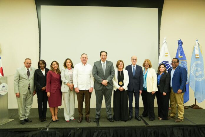 El ministro Víctor Atallah advirtió que el cambio climático ya impacta la salud, con aumento de temperaturas, eventos extremos y enfermedades transmitidas por vectores.
